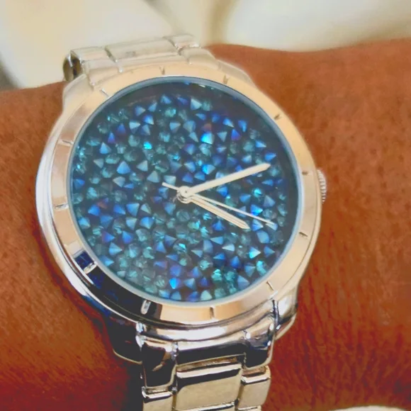 Watch - Picture 1 of 2